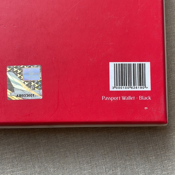 Emirates box - Picture 12 of 12